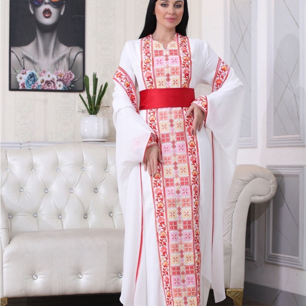 Embroidered Kaftan - Picture 5 of 9